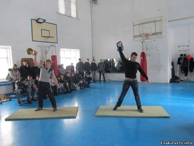Командное первенство города Енакиева по гиревому спорту среди учащихся