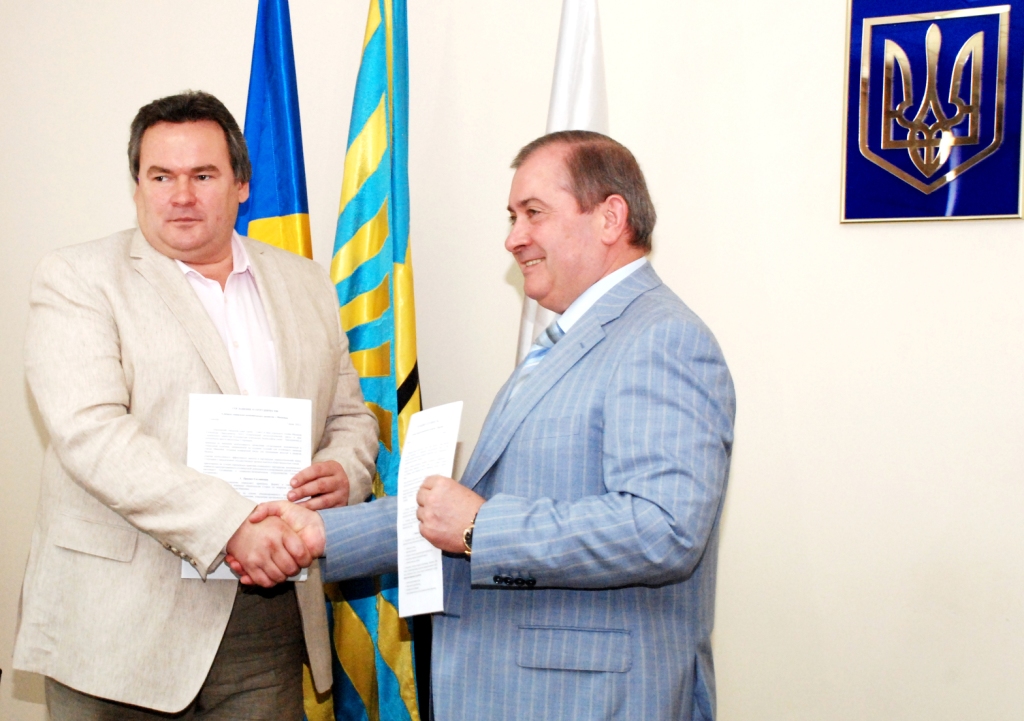 Енакиевский метзавод подписал соглашение о социально-экономическом партнерстве с городскими властями Макеевки