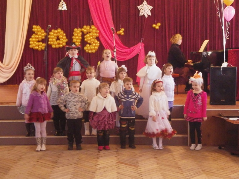 Завершился парад Новогодних утренников в школе искусств им. П. И. Чайковского «приключениями музыкальной шкатулки».