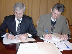 Колдоговор-2002 принят и подписан