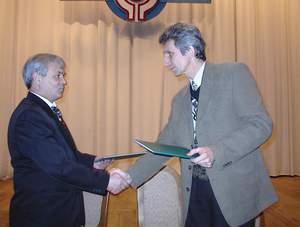 Колдоговор-2002 принят и подписан