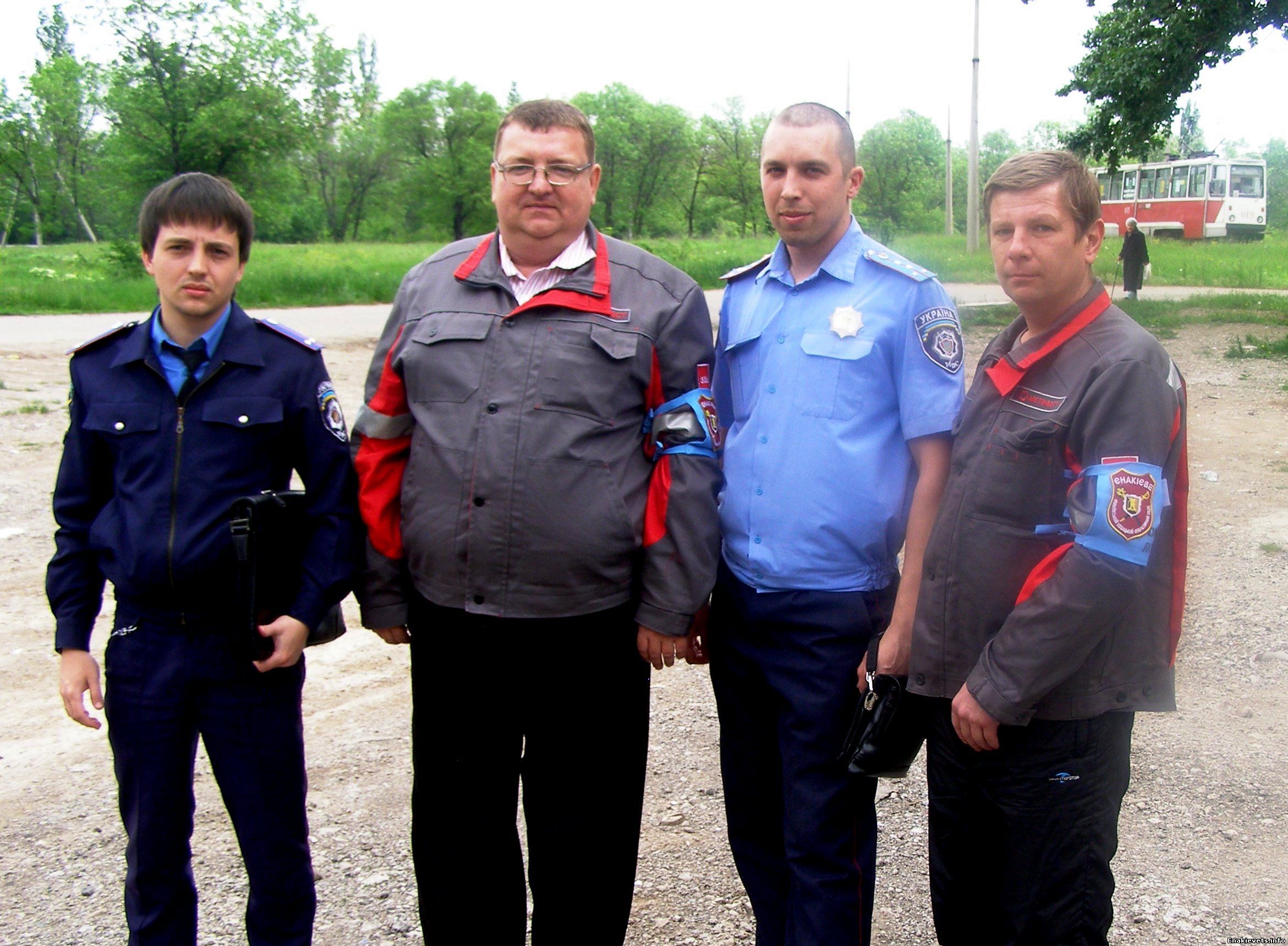 Енакиевские металлурги и коксохимики помогают милиции патрулировать город