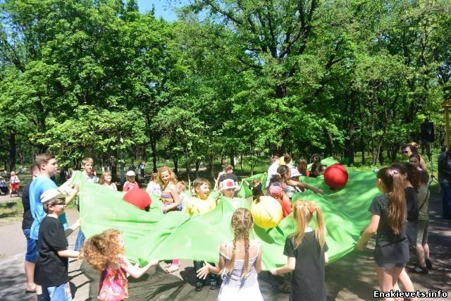 «Зеленый» праздник в парке им. Вознесенского