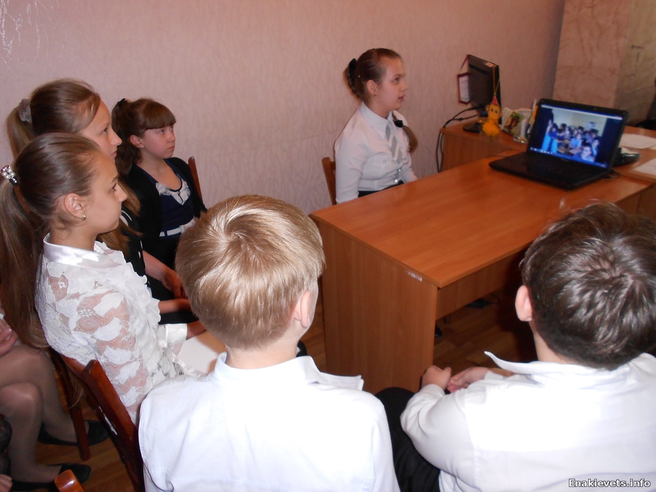 Школьники ОШ № 15 провели видео-мост со своими сверстниками из Великого Новгорода