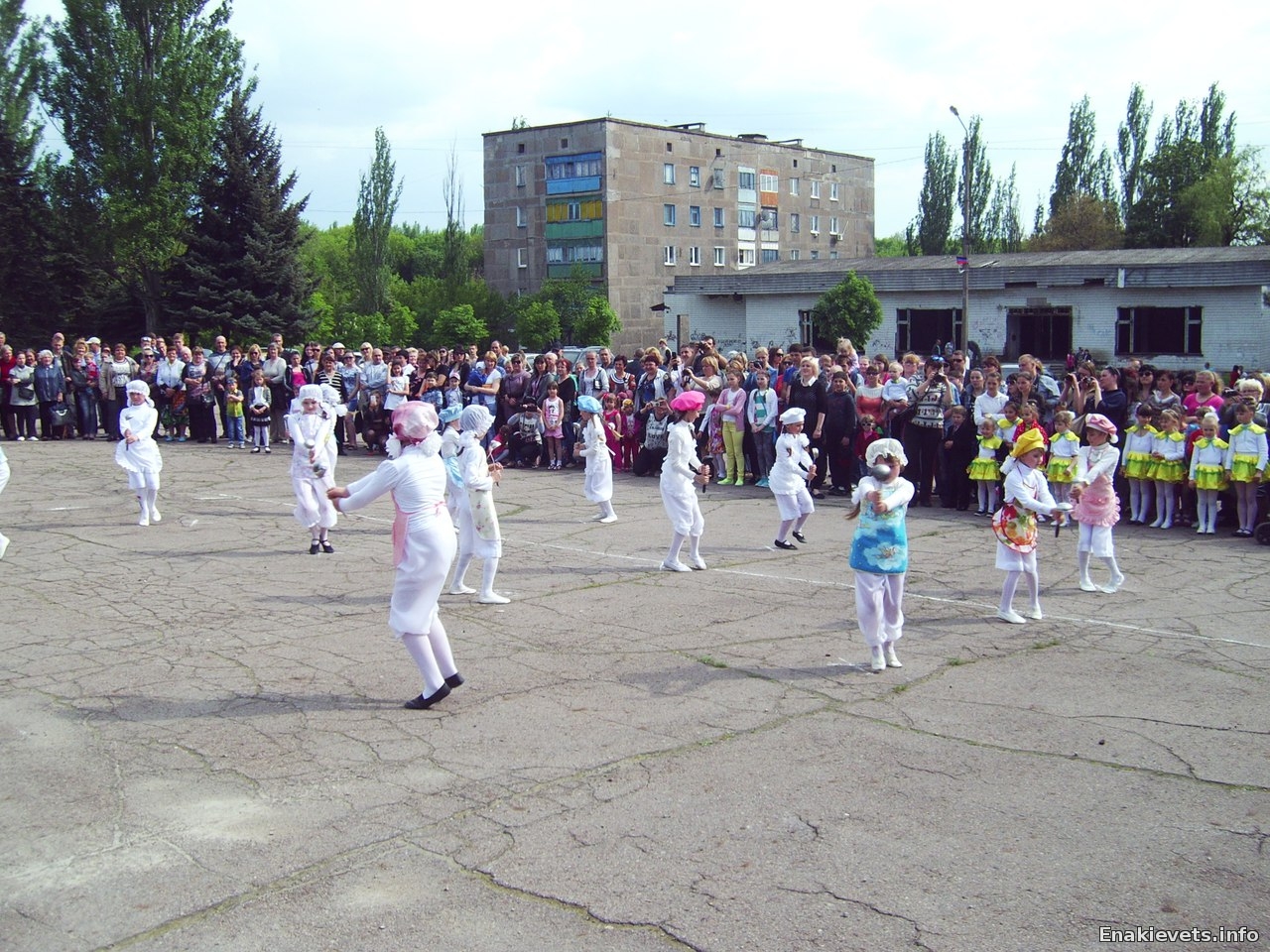 11 мая жители города Юнокоммунаровска праздновали День Республики