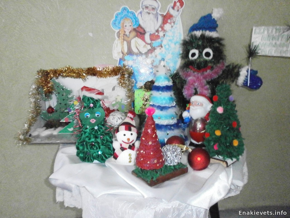 Конкурс «Самая креативная ёлка» в дошкольных учреждениях города Енакиево