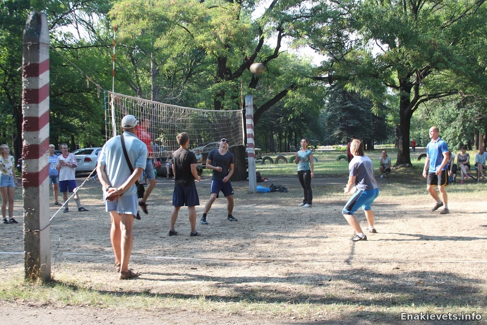 Состоялась первая игра розыгрыша кубка города Енакиево по волейболу