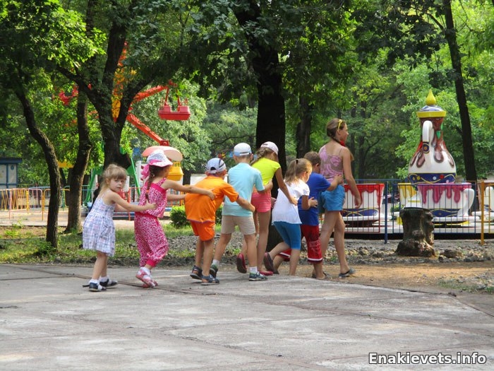 Отдых в парке Вознесенского