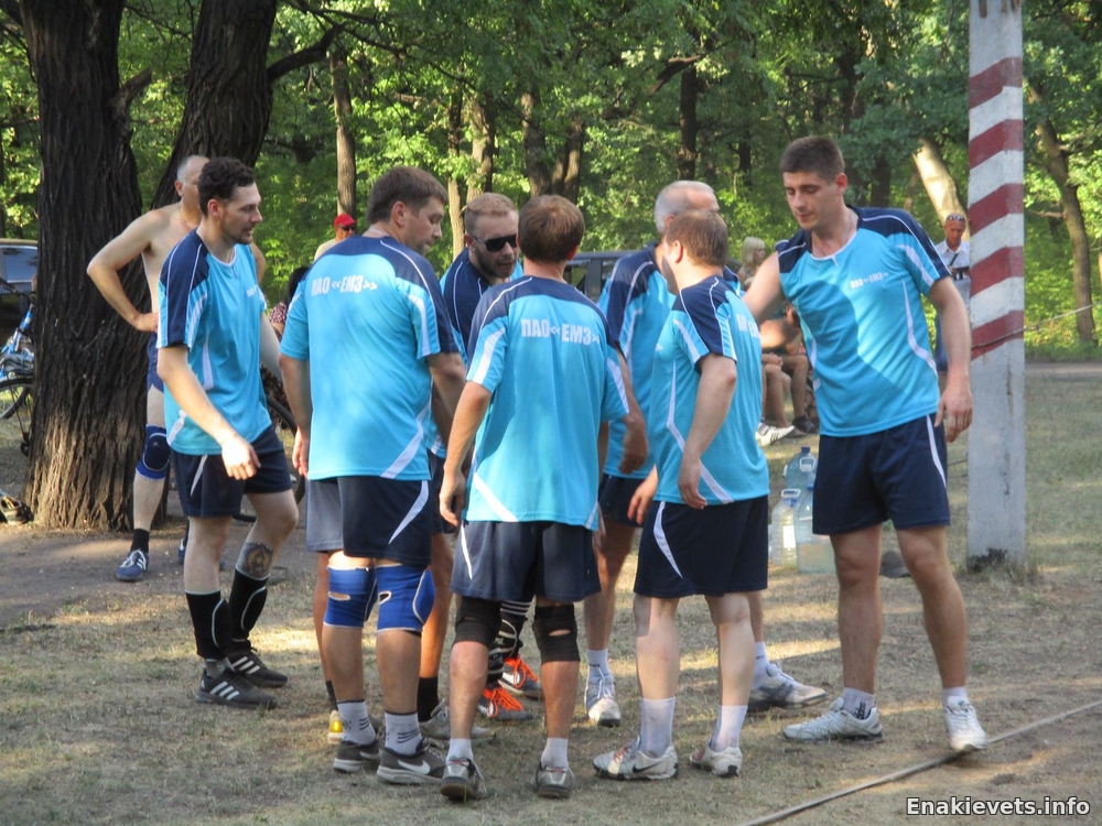 Продолжение розыгрыша Кубка города Енакиево по волейболу