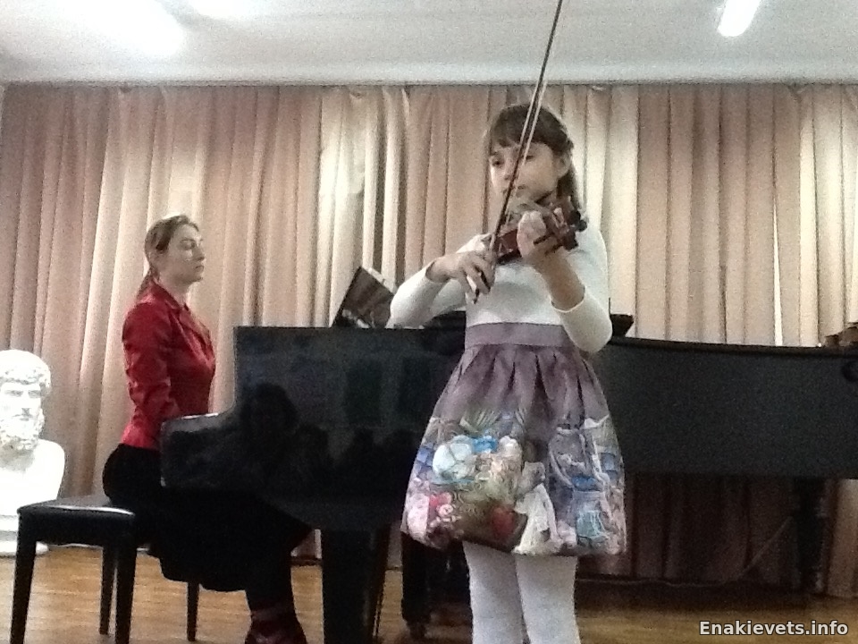 «КОЛЫБЕЛЬНЫЕ СТРАН МИРА»-концерт учащихся оркестрового отдела Школы искусств имени П. И. Чайковского.
